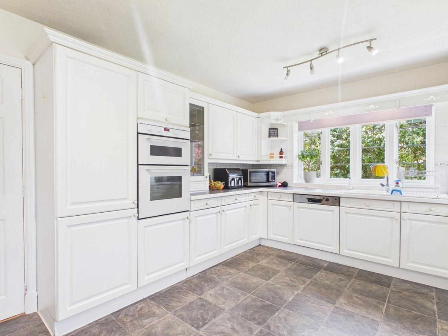 4 bedroom House for Sale The Quickthorns, Oadby, Leicester