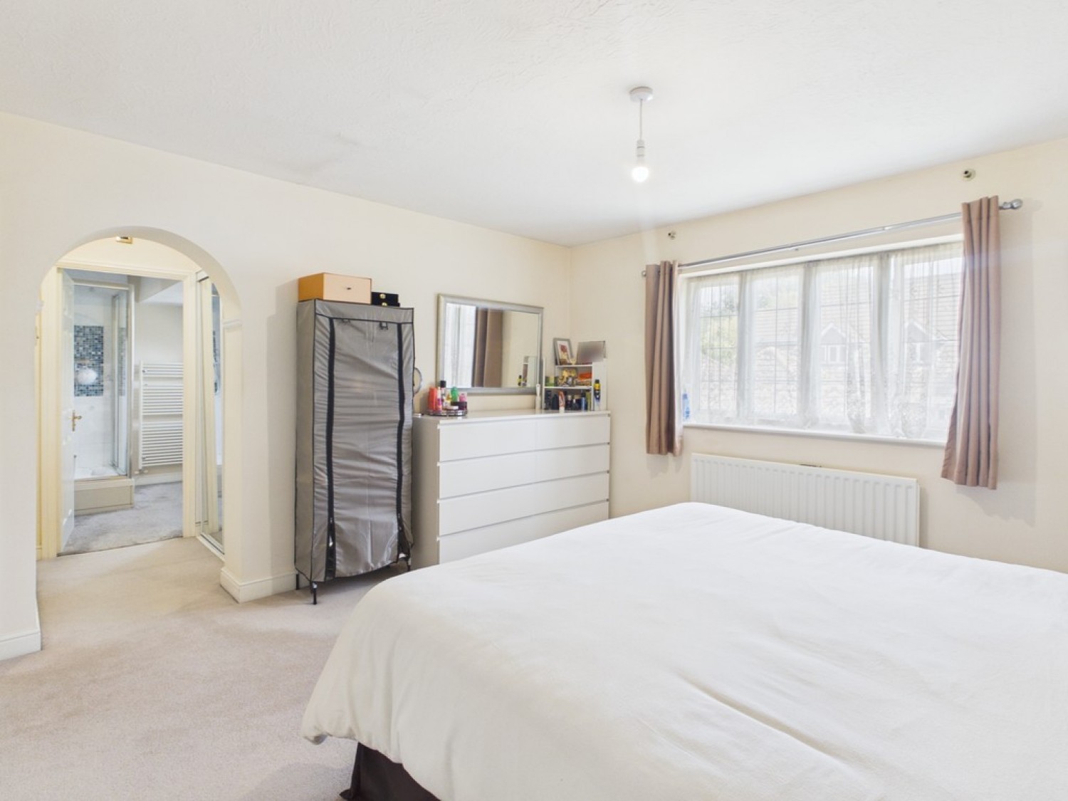 4 bedroom House for Sale The Quickthorns, Oadby, Leicester