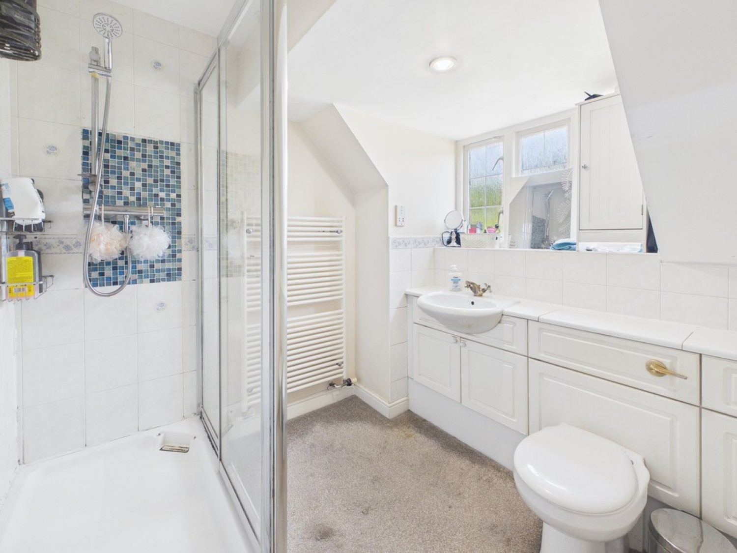 4 bedroom House for Sale The Quickthorns, Oadby, Leicester