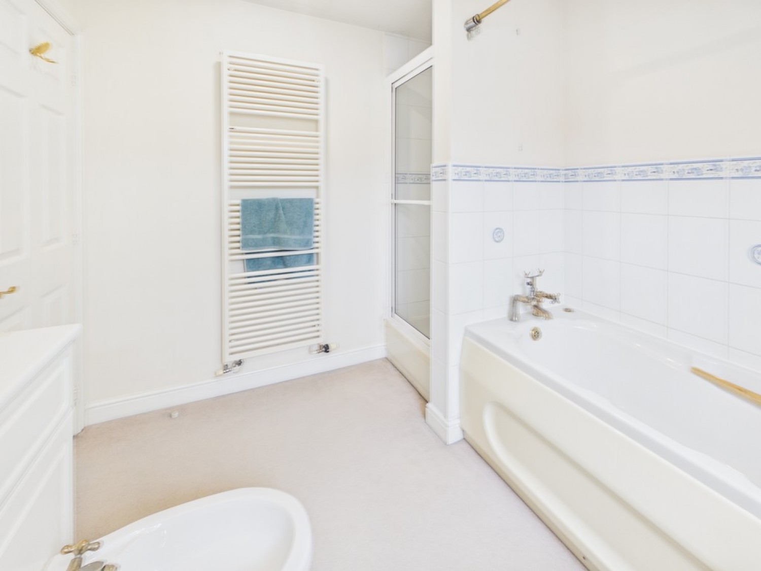 4 bedroom House for Sale The Quickthorns, Oadby, Leicester