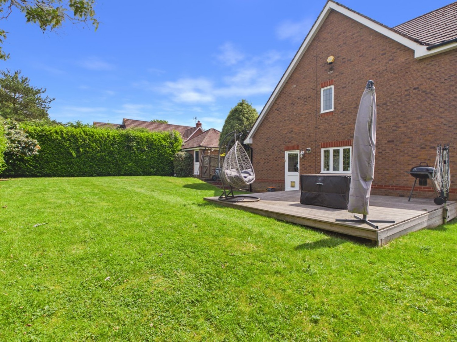 4 bedroom House for Sale The Quickthorns, Oadby, Leicester