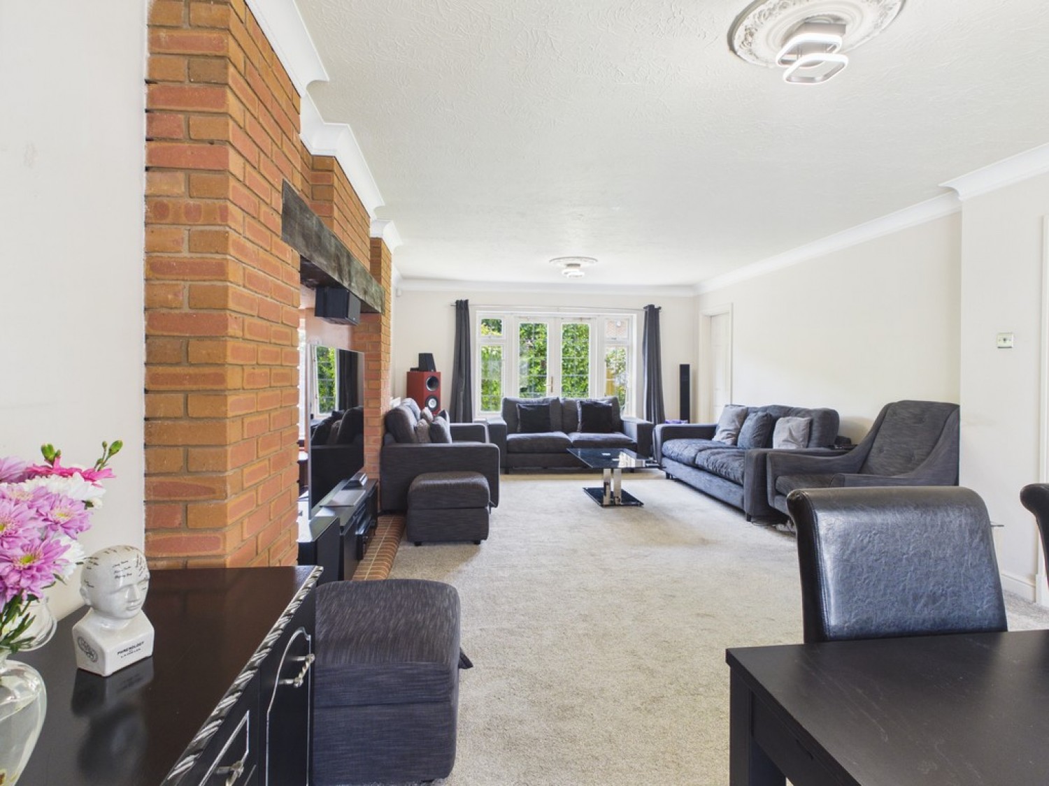 4 bedroom House for Sale The Quickthorns, Oadby, Leicester