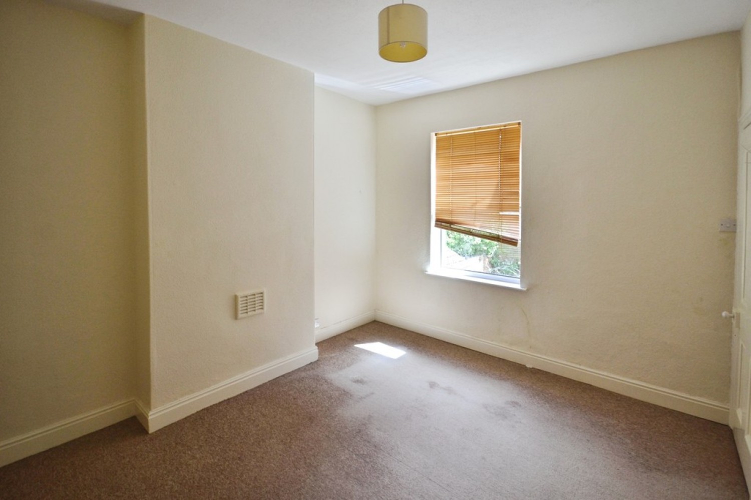 2 bedroom House for Letting Haddenham Road, Leicester