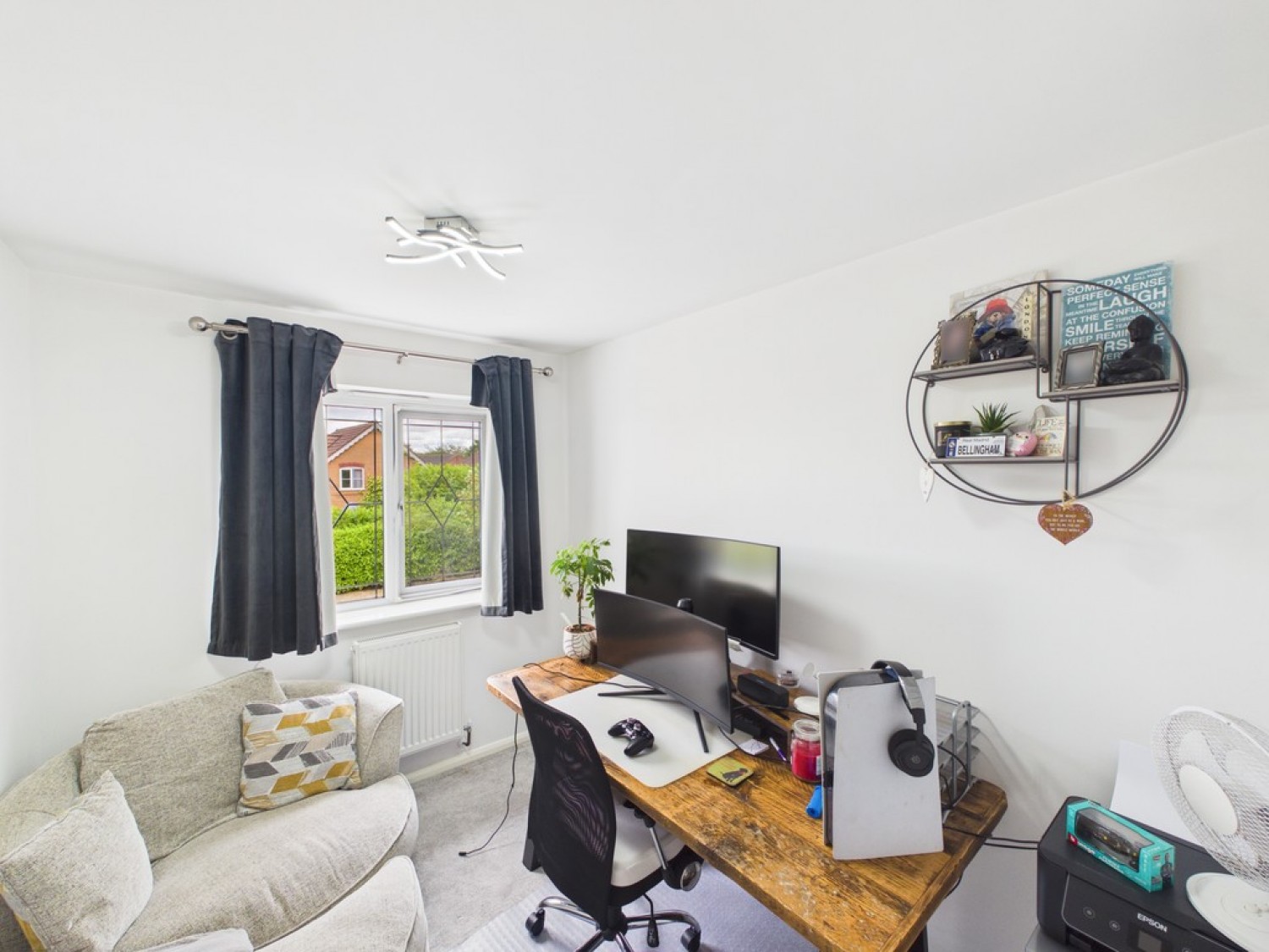 4 bedroom House for Sale Darwin Close, Leicester