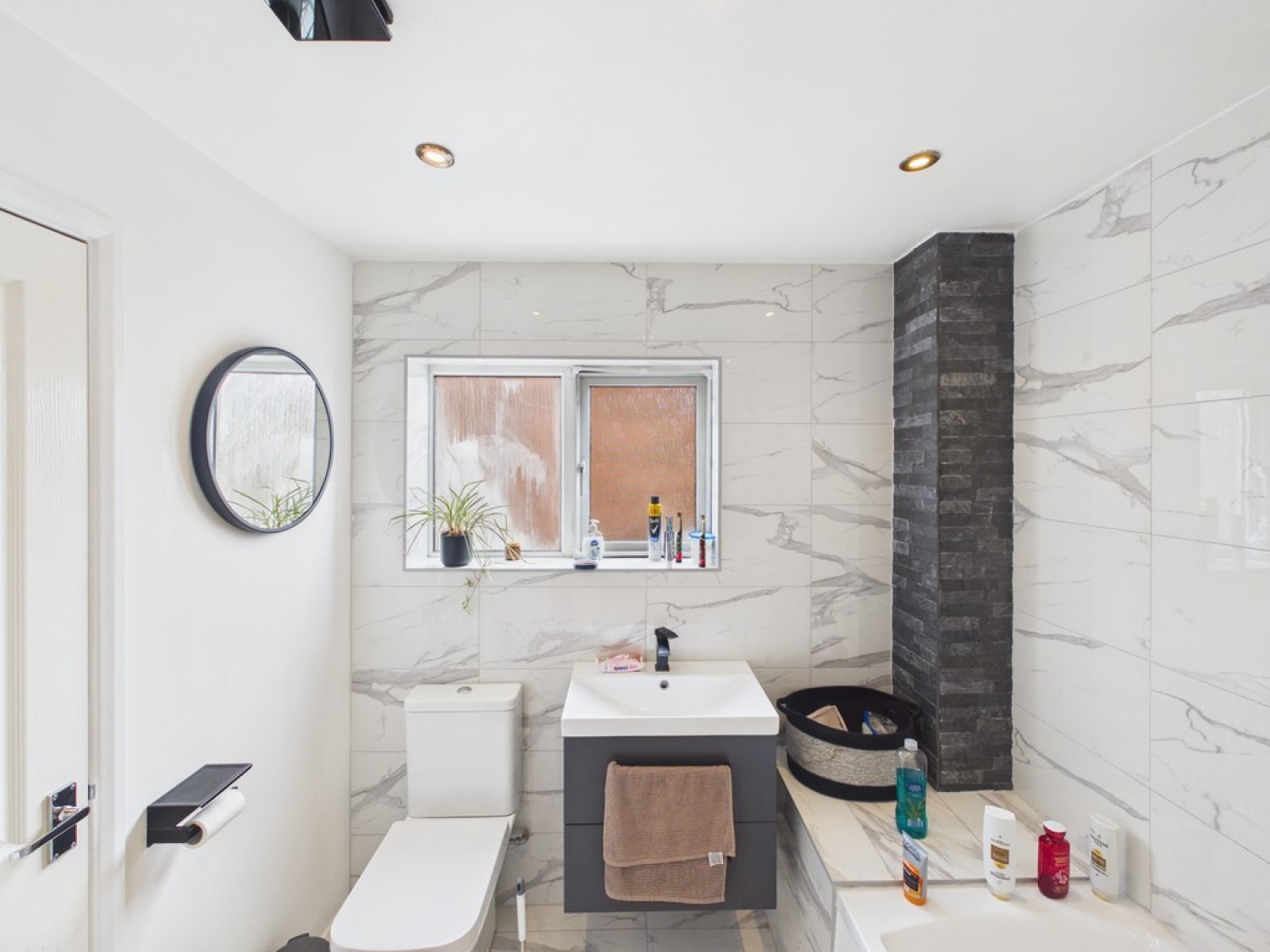 4 bedroom House for Sale Darwin Close, Leicester
