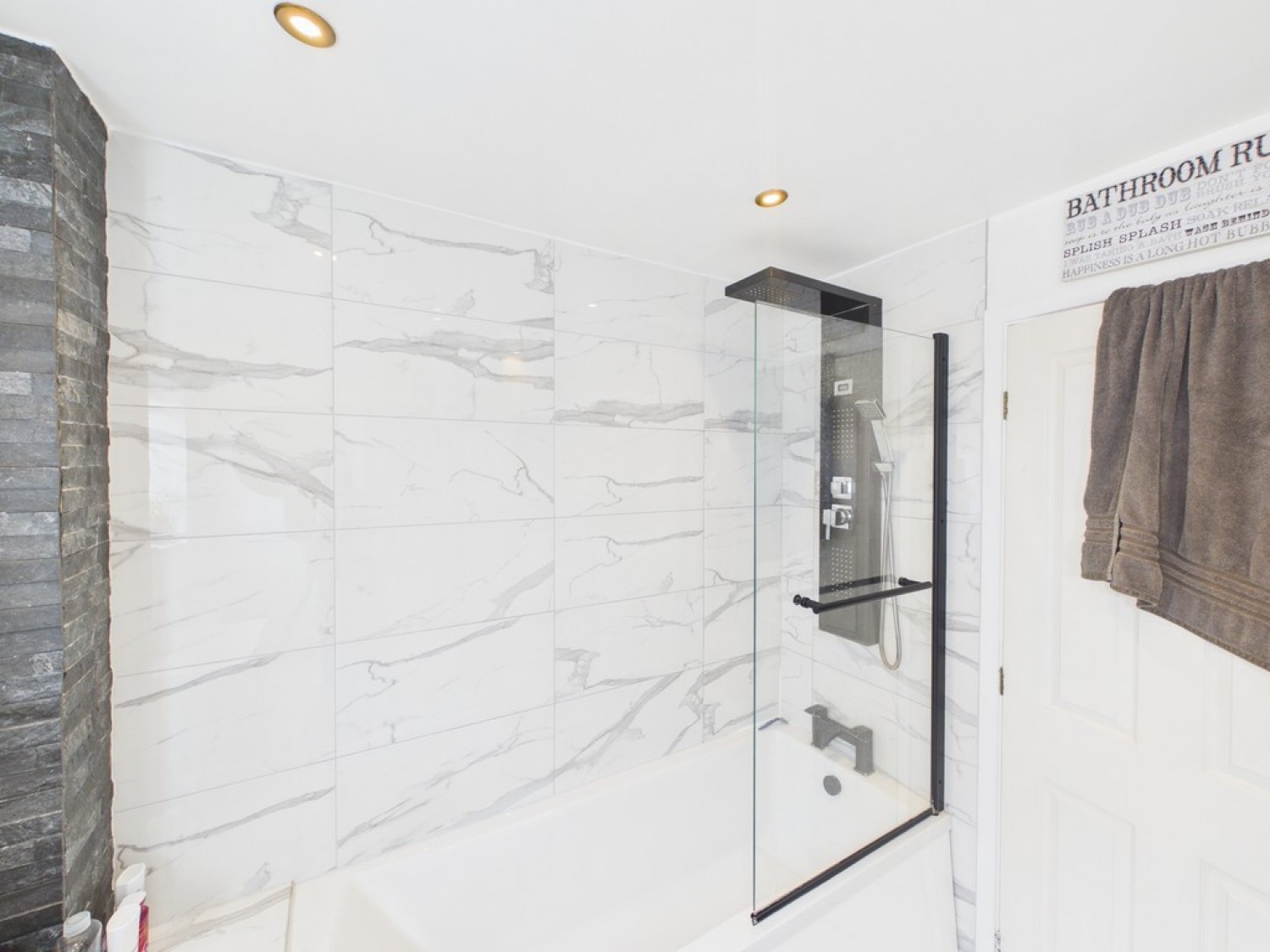 4 bedroom House for Sale Darwin Close, Leicester