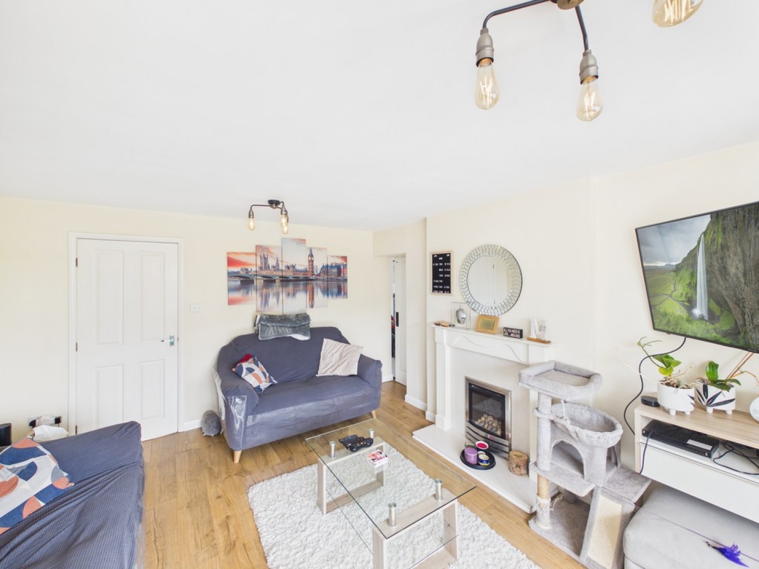 4 bedroom House for Sale Darwin Close, Leicester