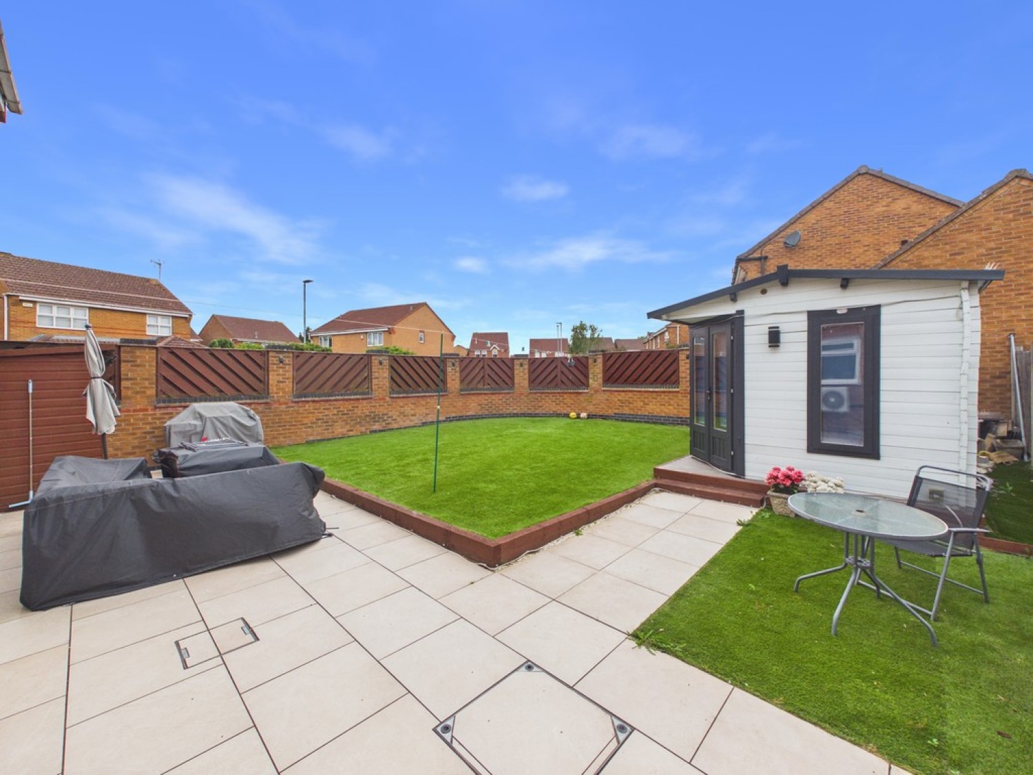 4 bedroom House for Sale Darwin Close, Leicester
