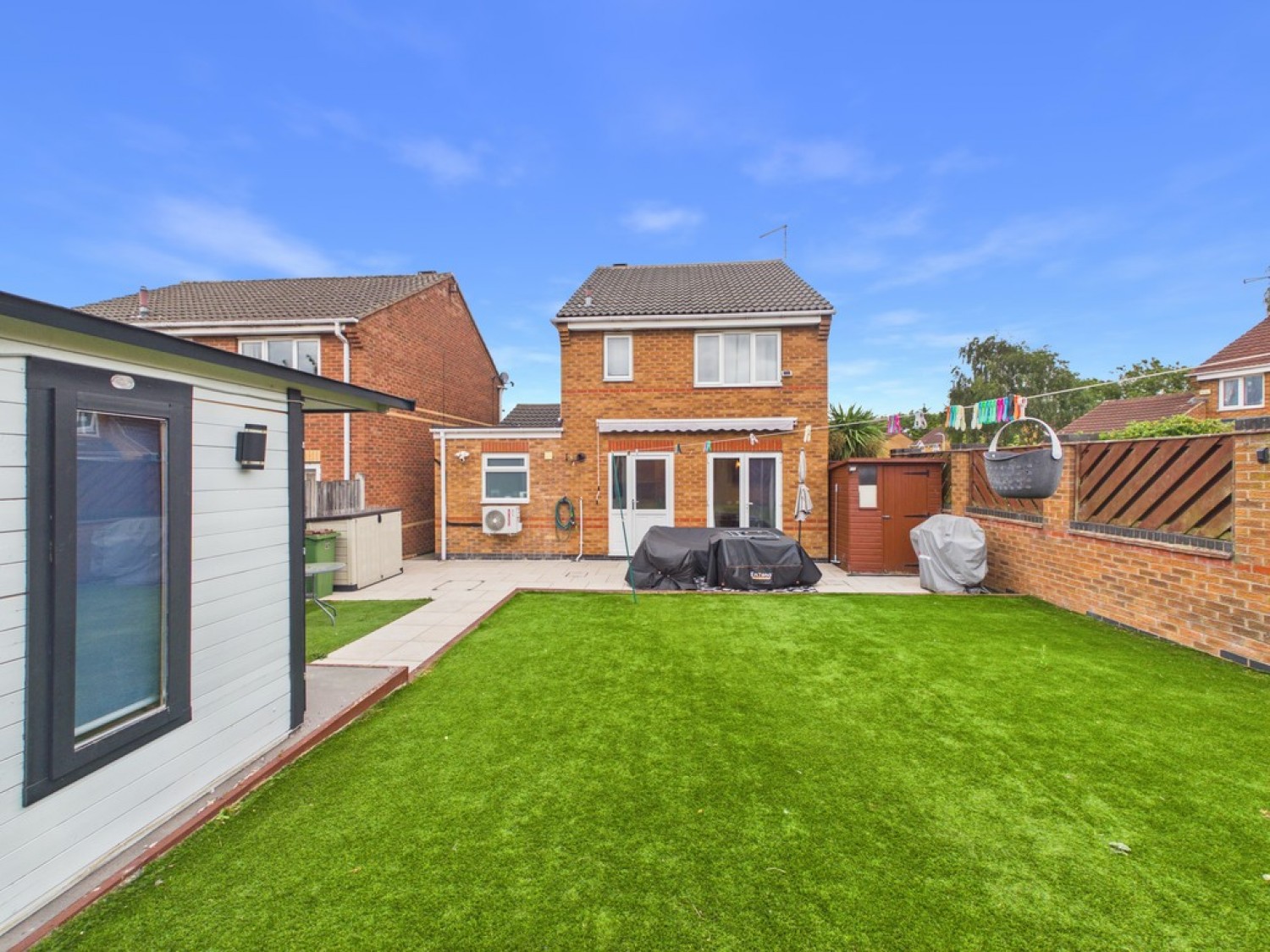 4 bedroom House for Sale Darwin Close, Leicester