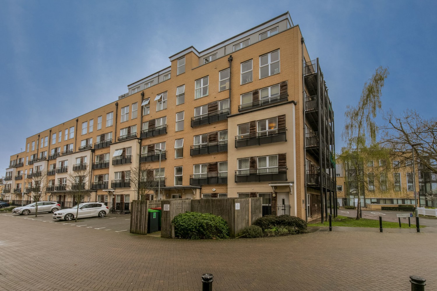 2 bedroom Flat for Letting Lanadron Close, Isleworth