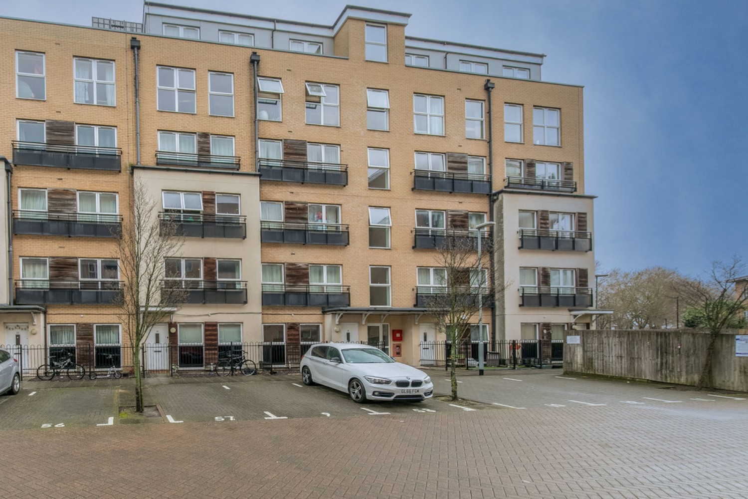 2 bedroom Flat for Letting Lanadron Close, Isleworth