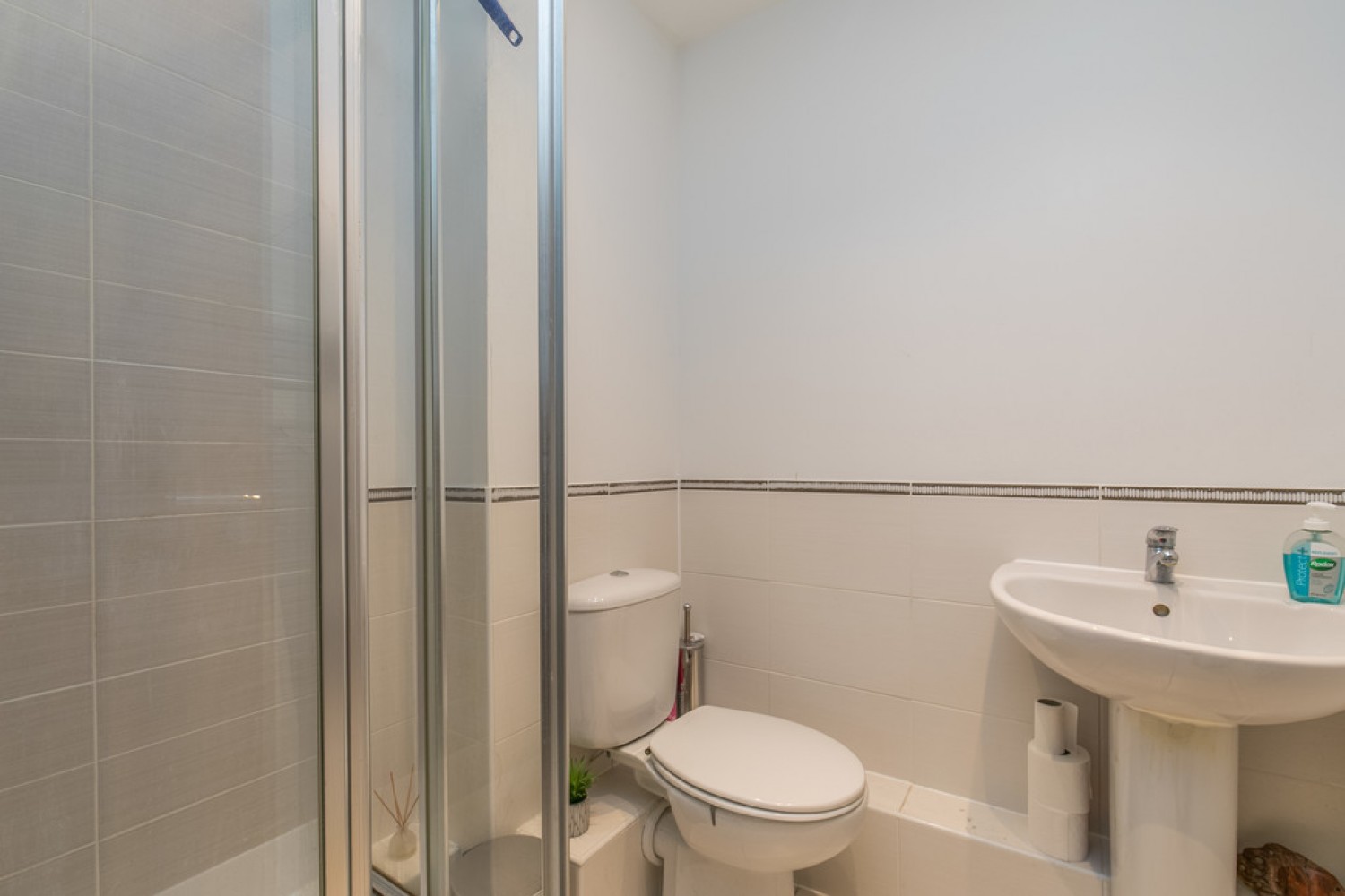 2 bedroom Flat for Letting Lanadron Close, Isleworth