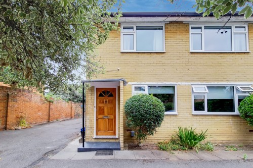 Popes Avenue, Twickenham