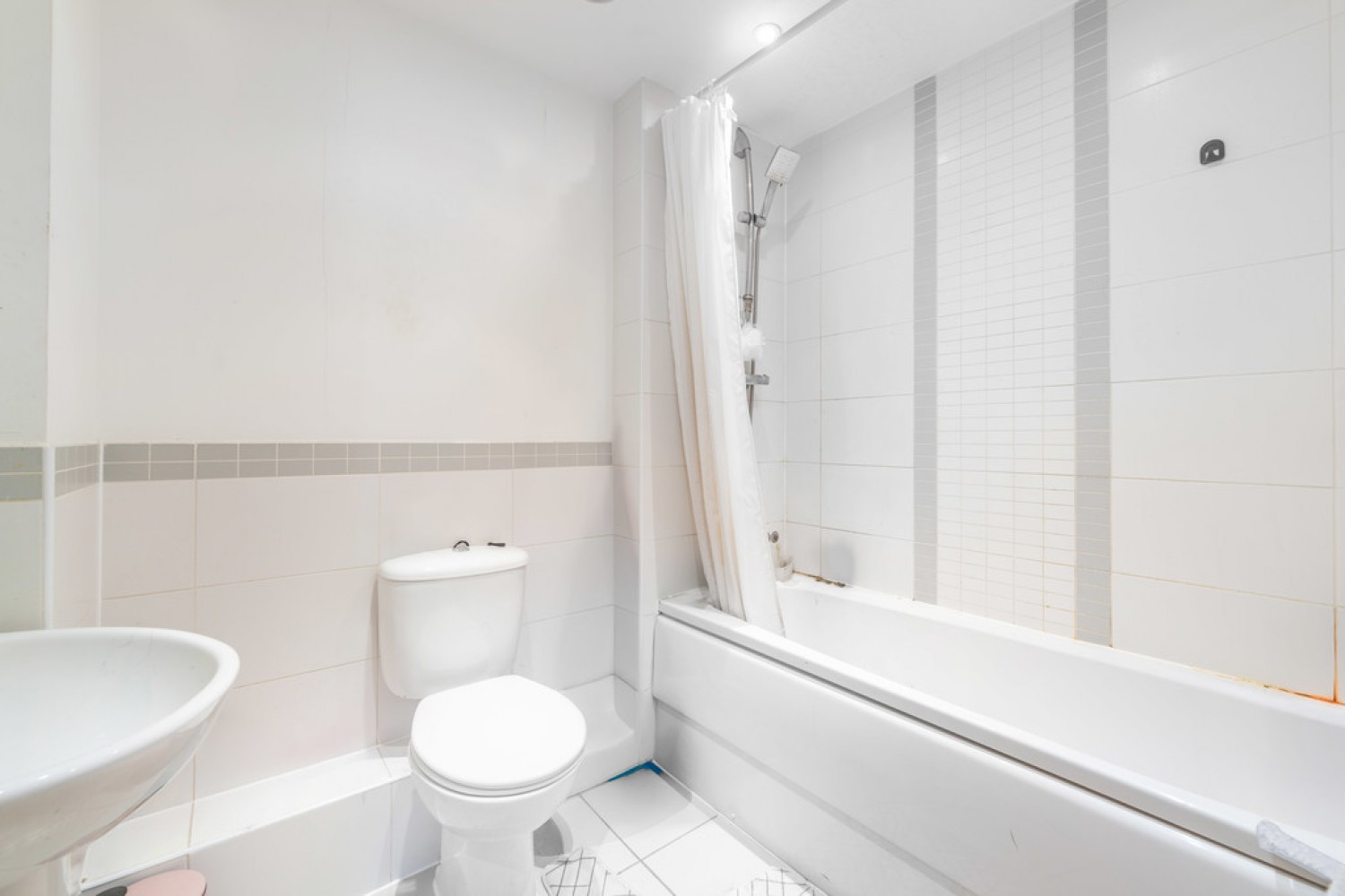 Greenbank Court, Lanadron Close, Isleworth