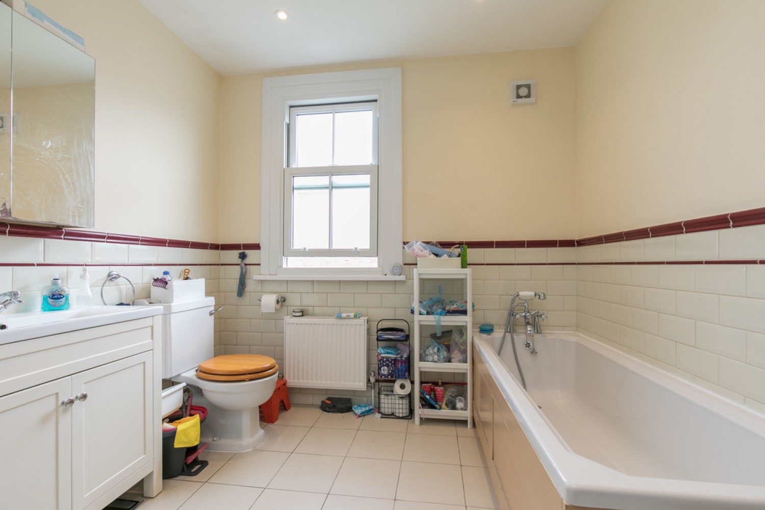 2 bedroom House for Letting Staines Road