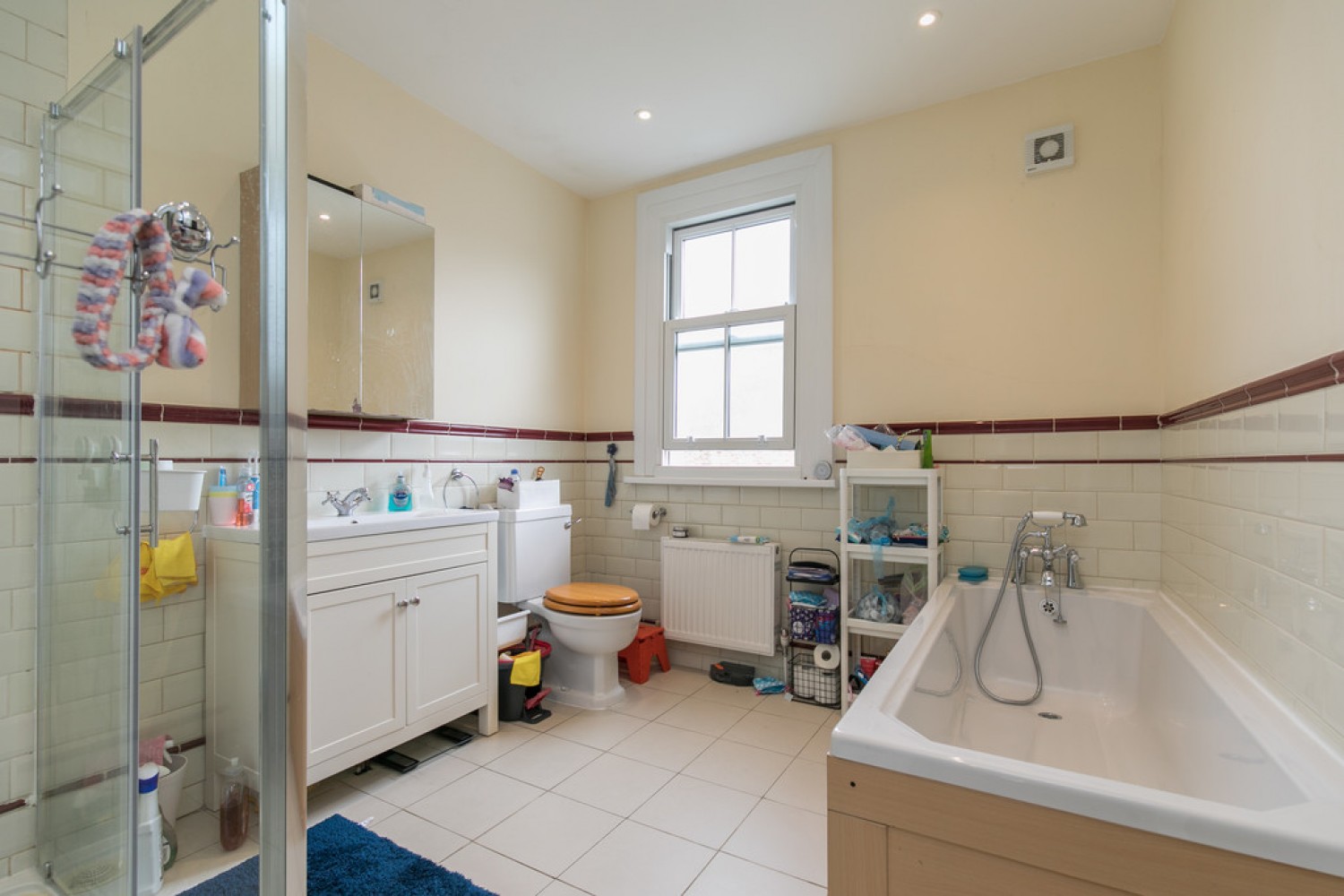 2 bedroom House for Letting Staines Road