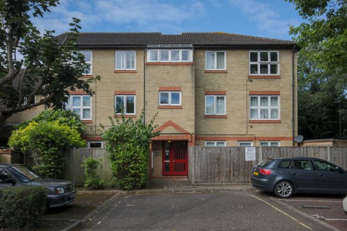 Ivybridge Close, Twickenham