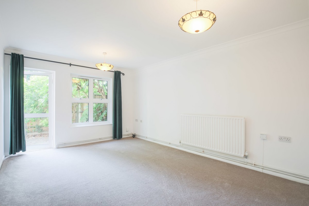 Ivybridge Close, Twickenham