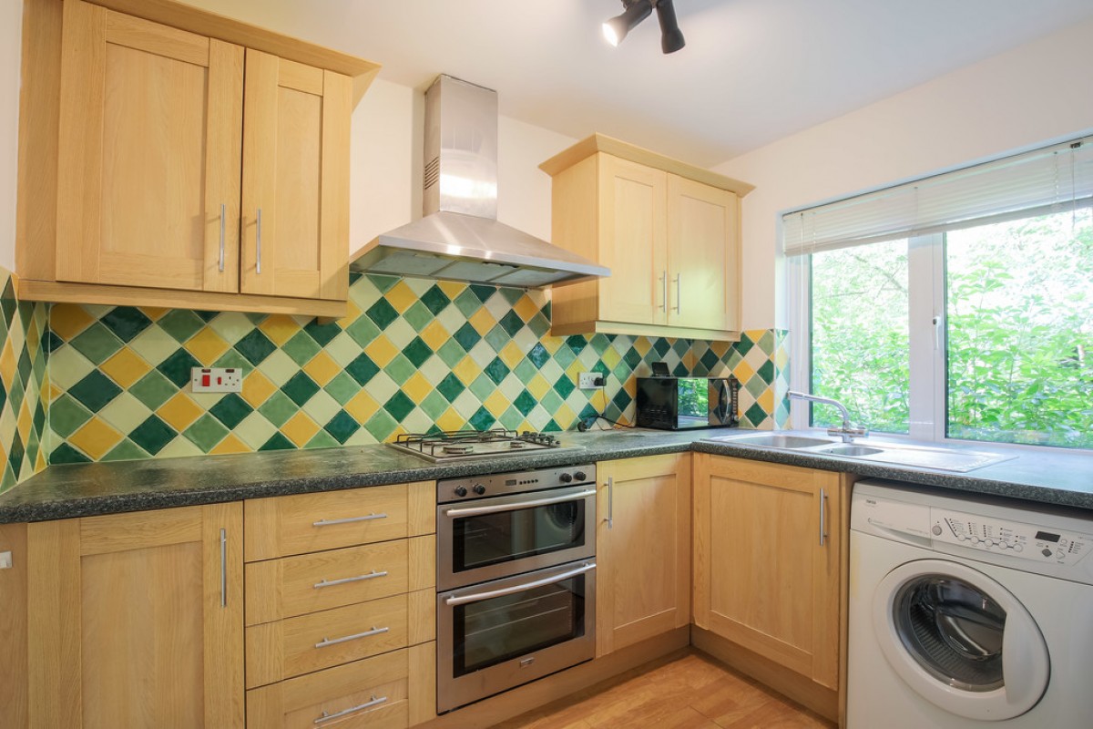 Ivybridge Close, Twickenham