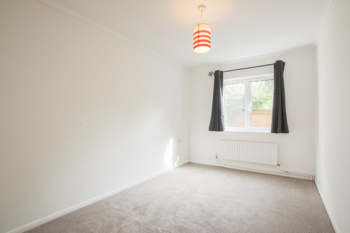 Ivybridge Close, Twickenham