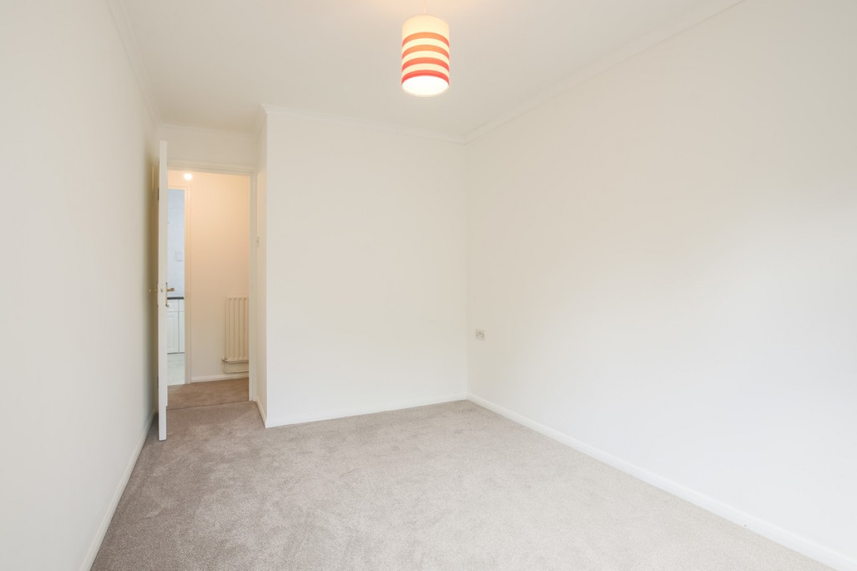 Ivybridge Close, Twickenham