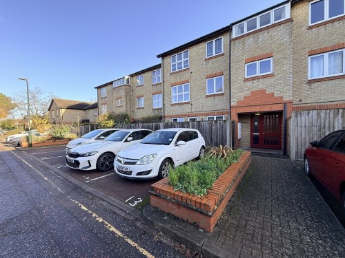 Ivybridge Close, Twickenham
