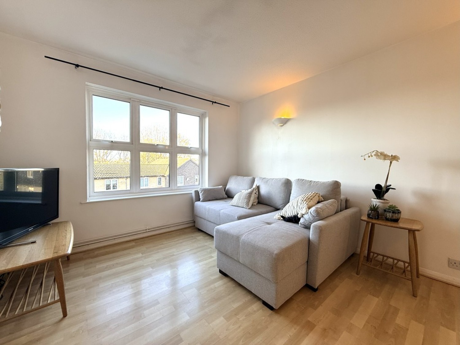 Ivybridge Close, Twickenham