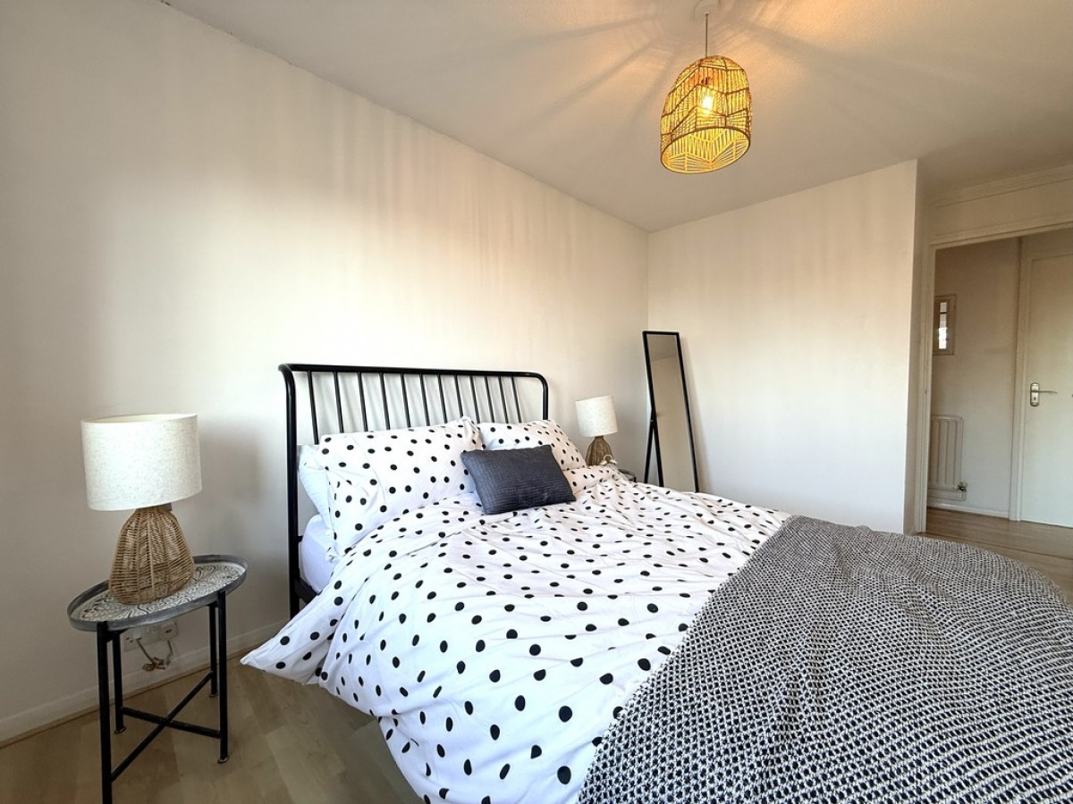 Ivybridge Close, Twickenham