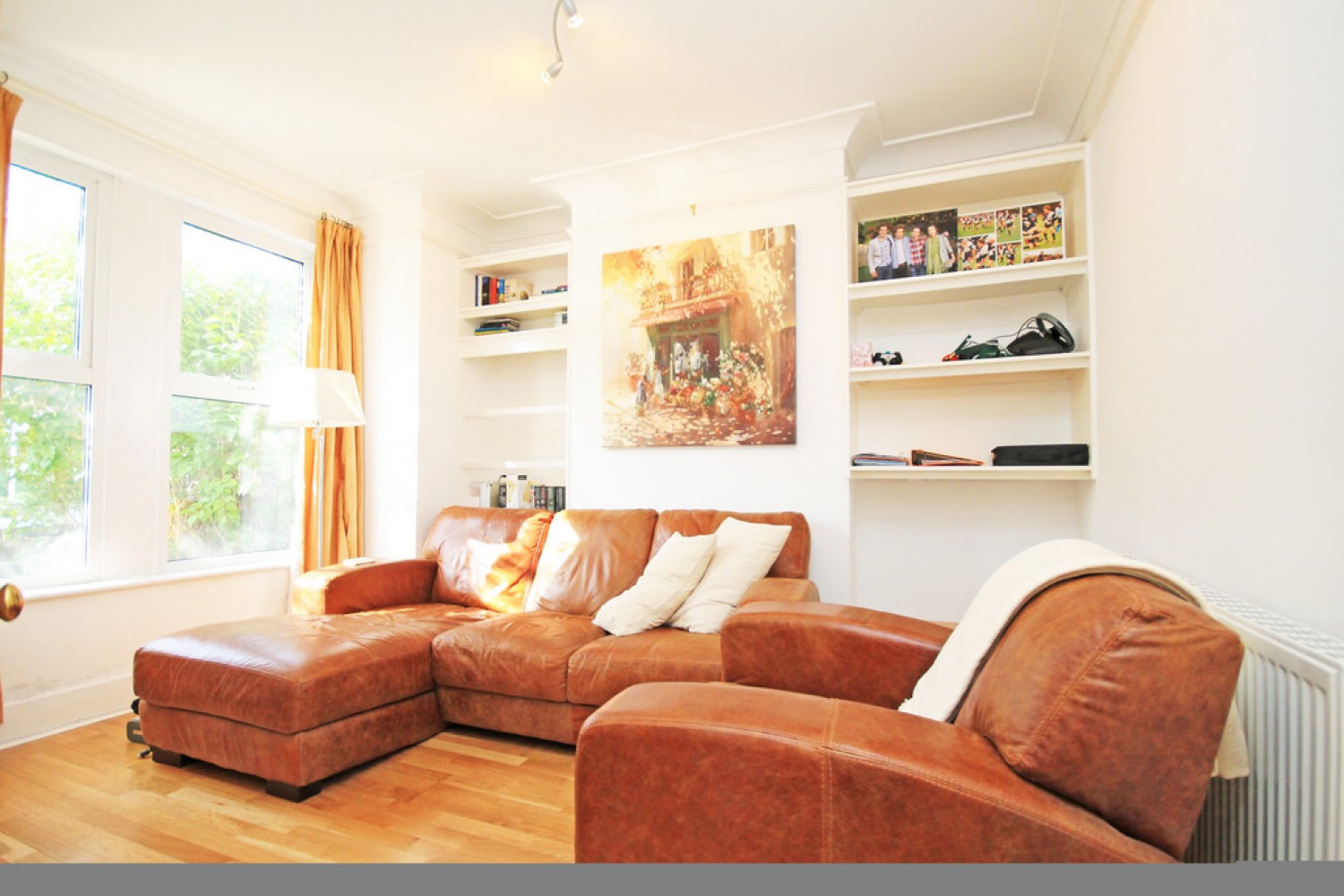 2 bedroom Flat for Letting Kenley Road, St Margarets