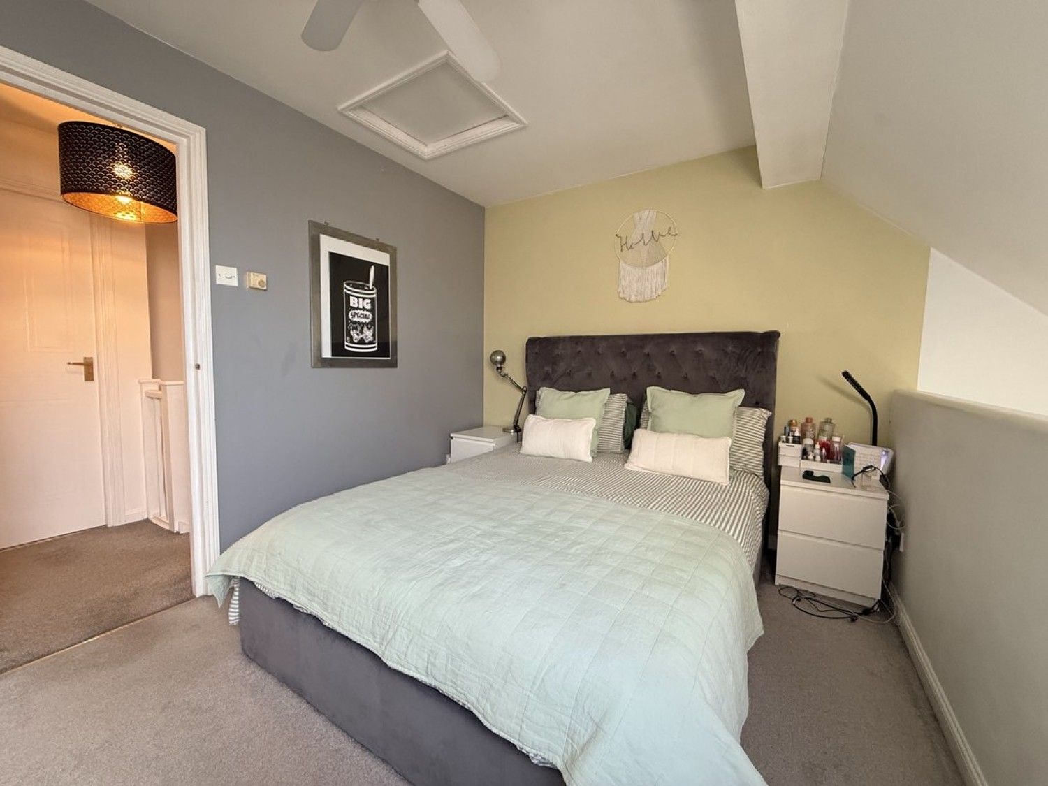 Varsity Drive, Twickenham