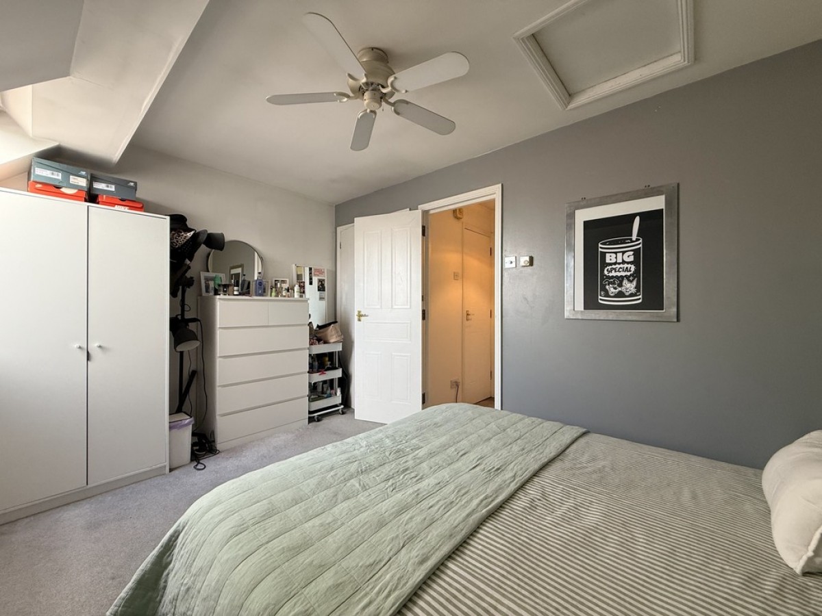 Varsity Drive, Twickenham