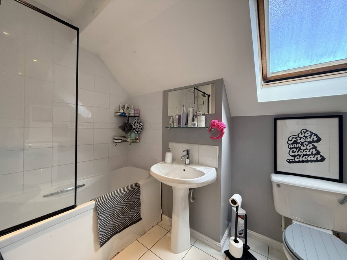 Varsity Drive, Twickenham