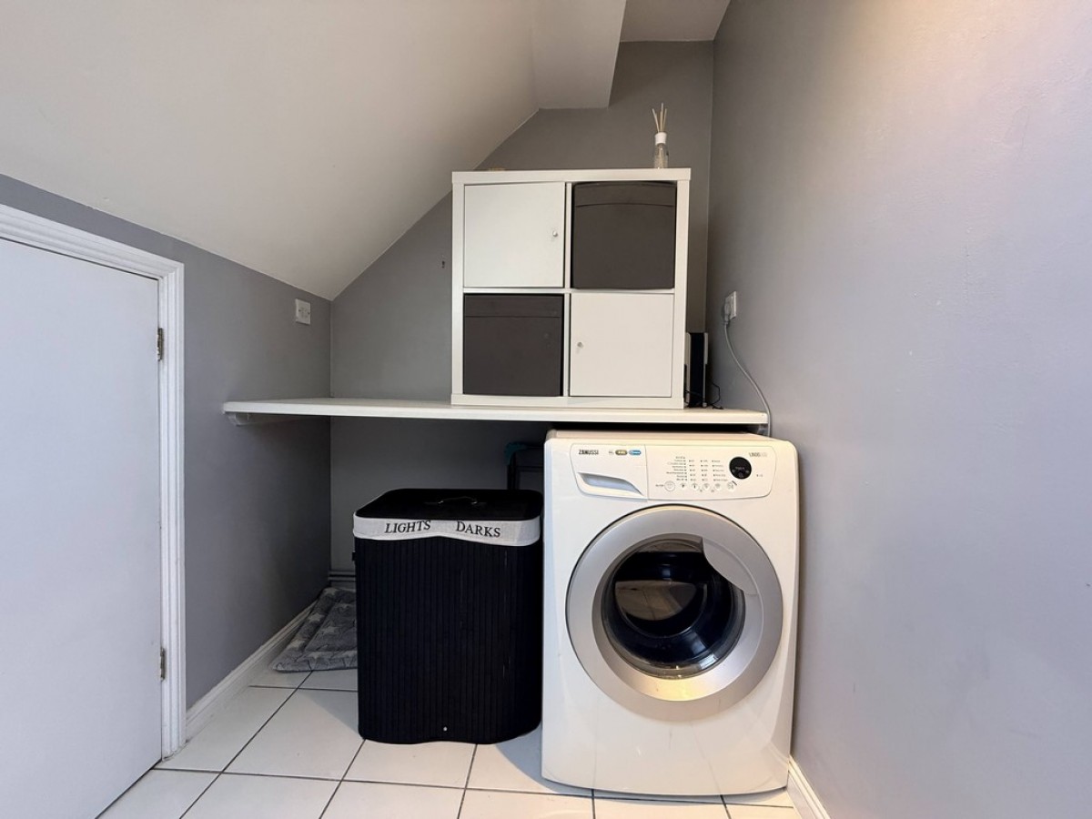 Varsity Drive, Twickenham