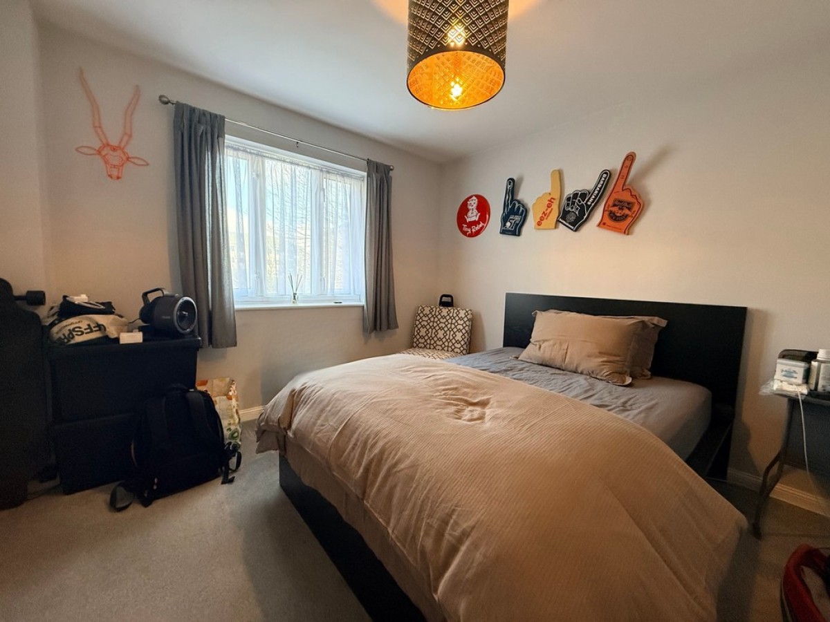 Varsity Drive, Twickenham