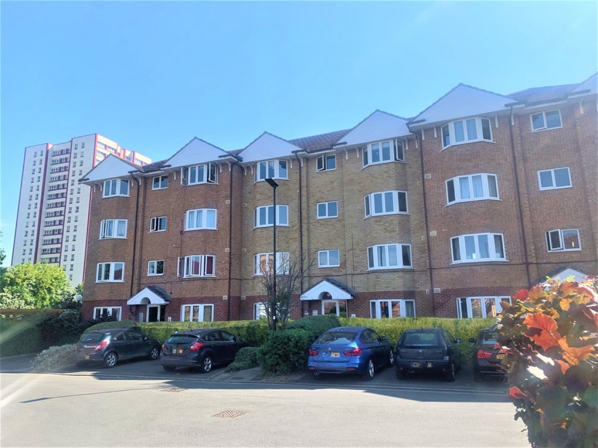 Varsity Drive, Twickenham