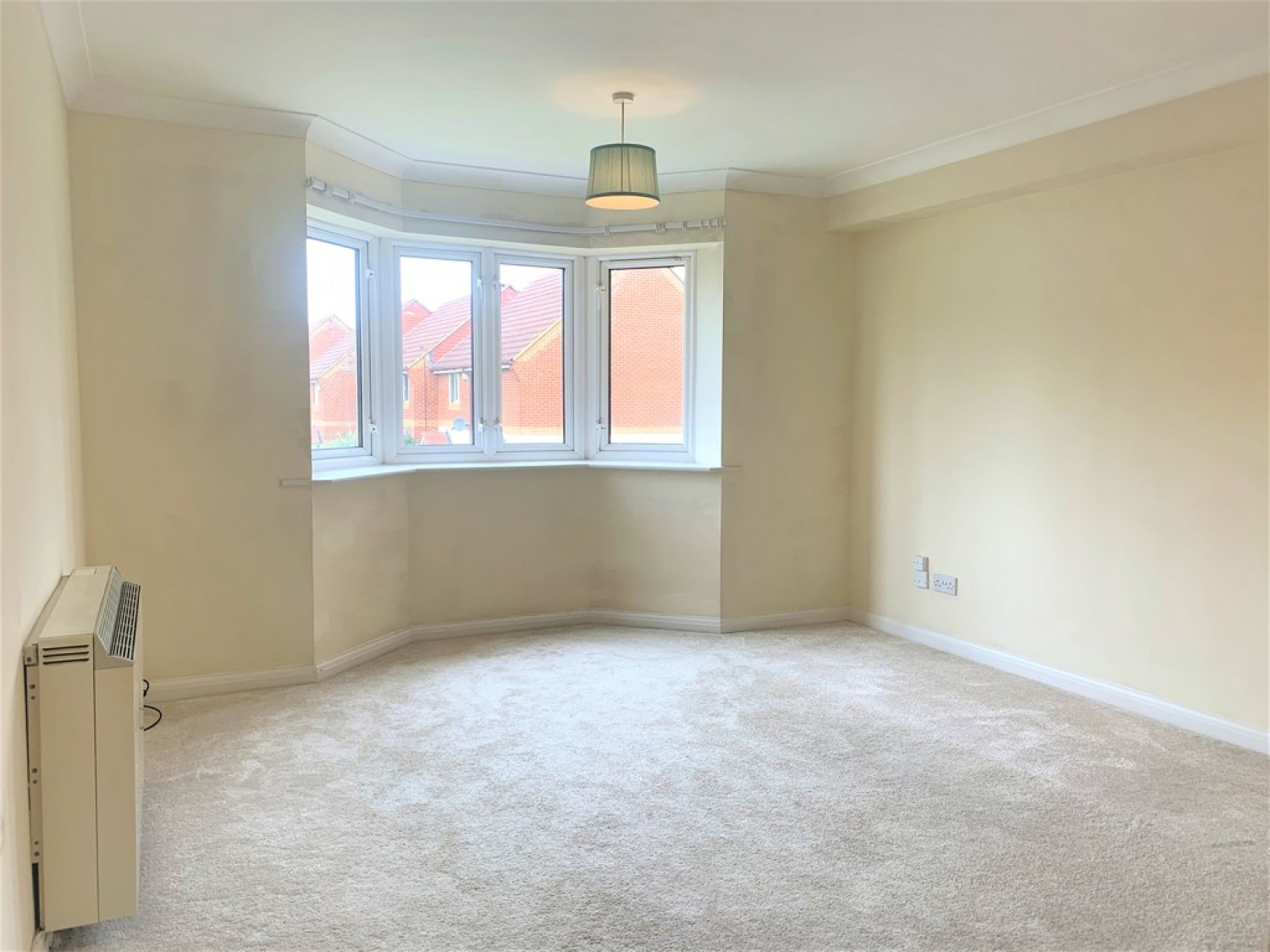 Varsity Drive, Twickenham