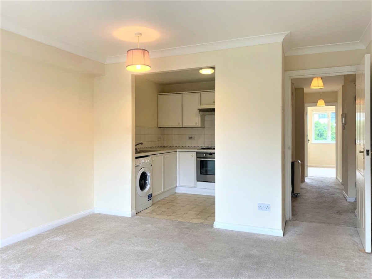 Varsity Drive, Twickenham