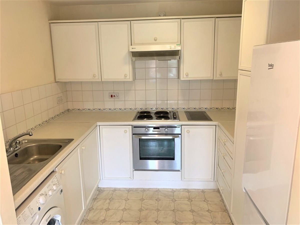 Varsity Drive, Twickenham