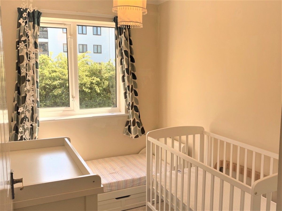 Varsity Drive, Twickenham