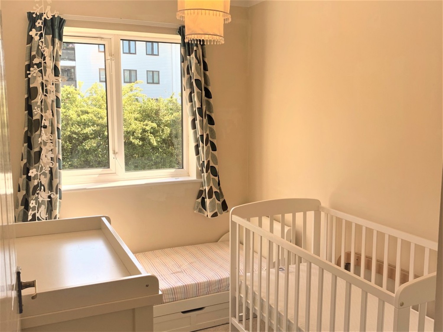 Varsity Drive, Twickenham