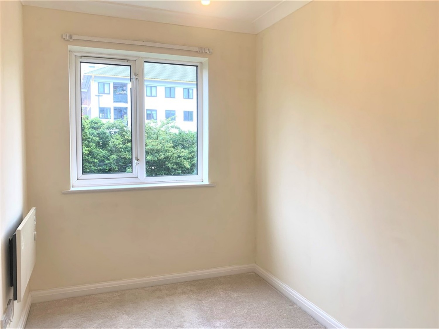 Varsity Drive, Twickenham