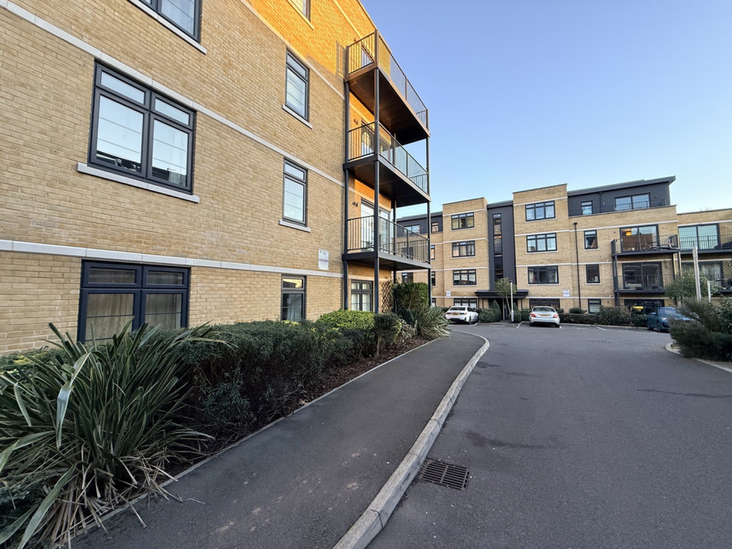 1 bedroom Flat in Samuelson Place, Isleworth, Hounslow