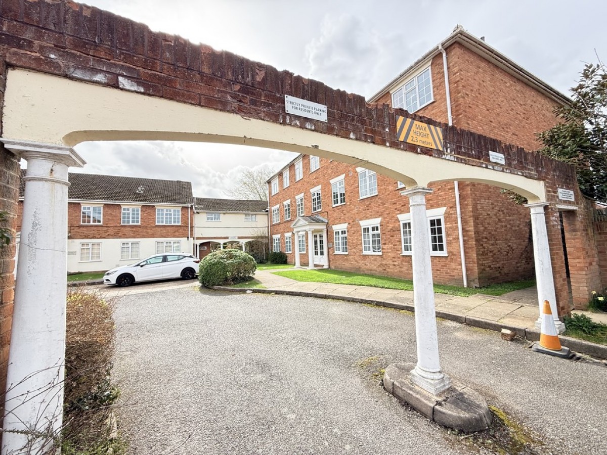 Abbotsmede Close, Strawberry Hill