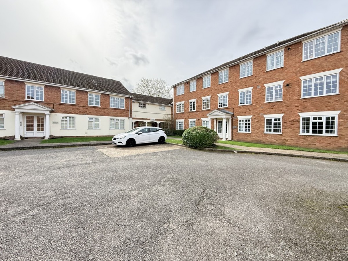 Abbotsmede Close, Strawberry Hill