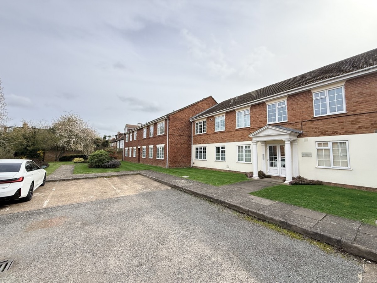 Abbotsmede Close, Strawberry Hill