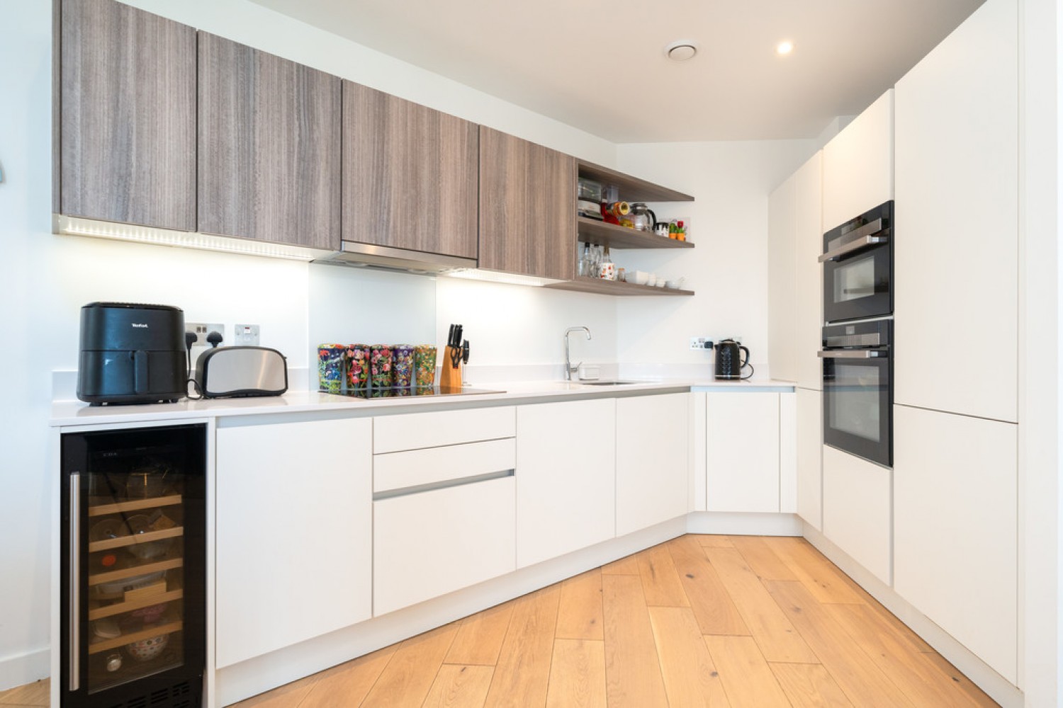 2 bedroom Flat for Sale Overbridge House