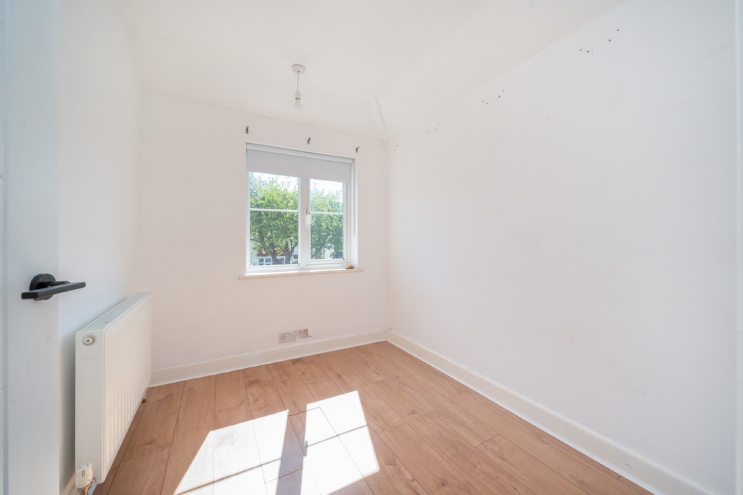 4 bedroom House for Letting Heston Avenue, Hounslow