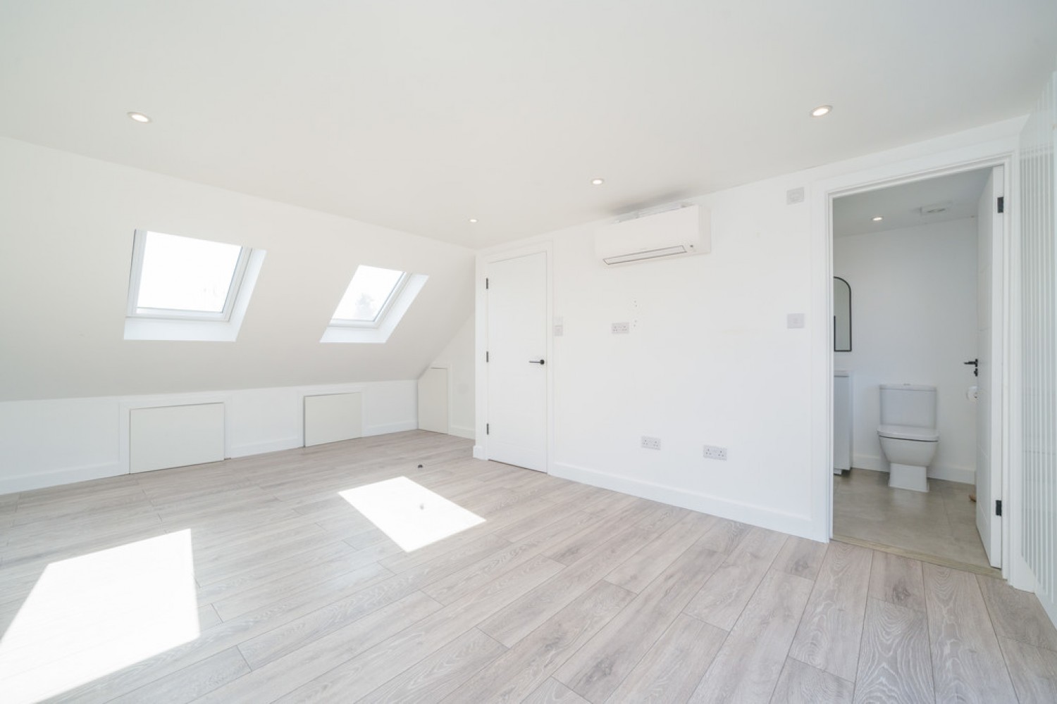 4 bedroom House for Letting Heston Avenue, Hounslow