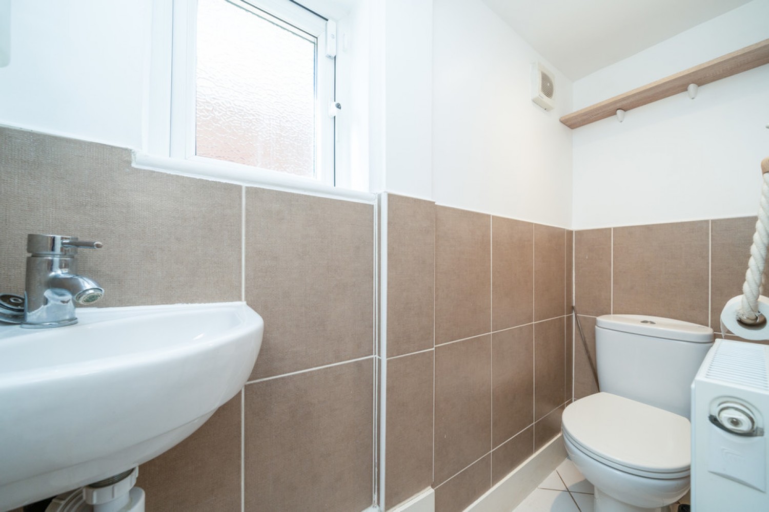 4 bedroom House for Letting Heston Avenue, Hounslow