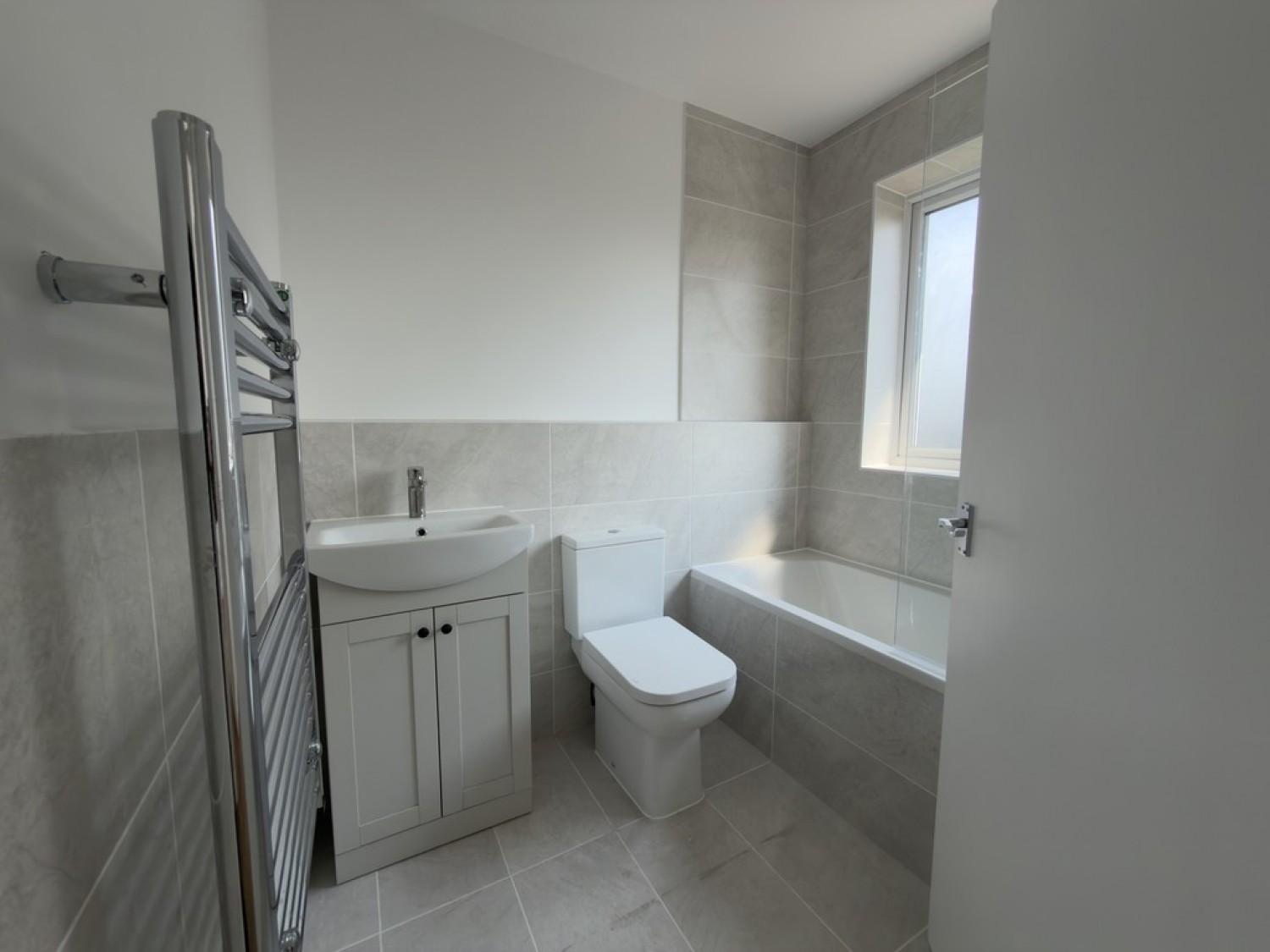 1 bedroom Flat for Letting Sallies Field, Kneller Road, Twickenham